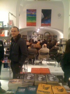 Attesa presentazione libro Apologia del piano B Properzi libreria Il Filo Roma